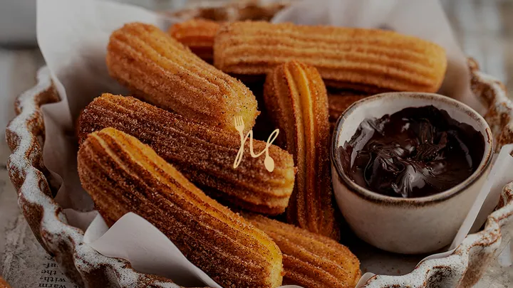 Churros com chocolate: a receita perfeita para relembrar a infância